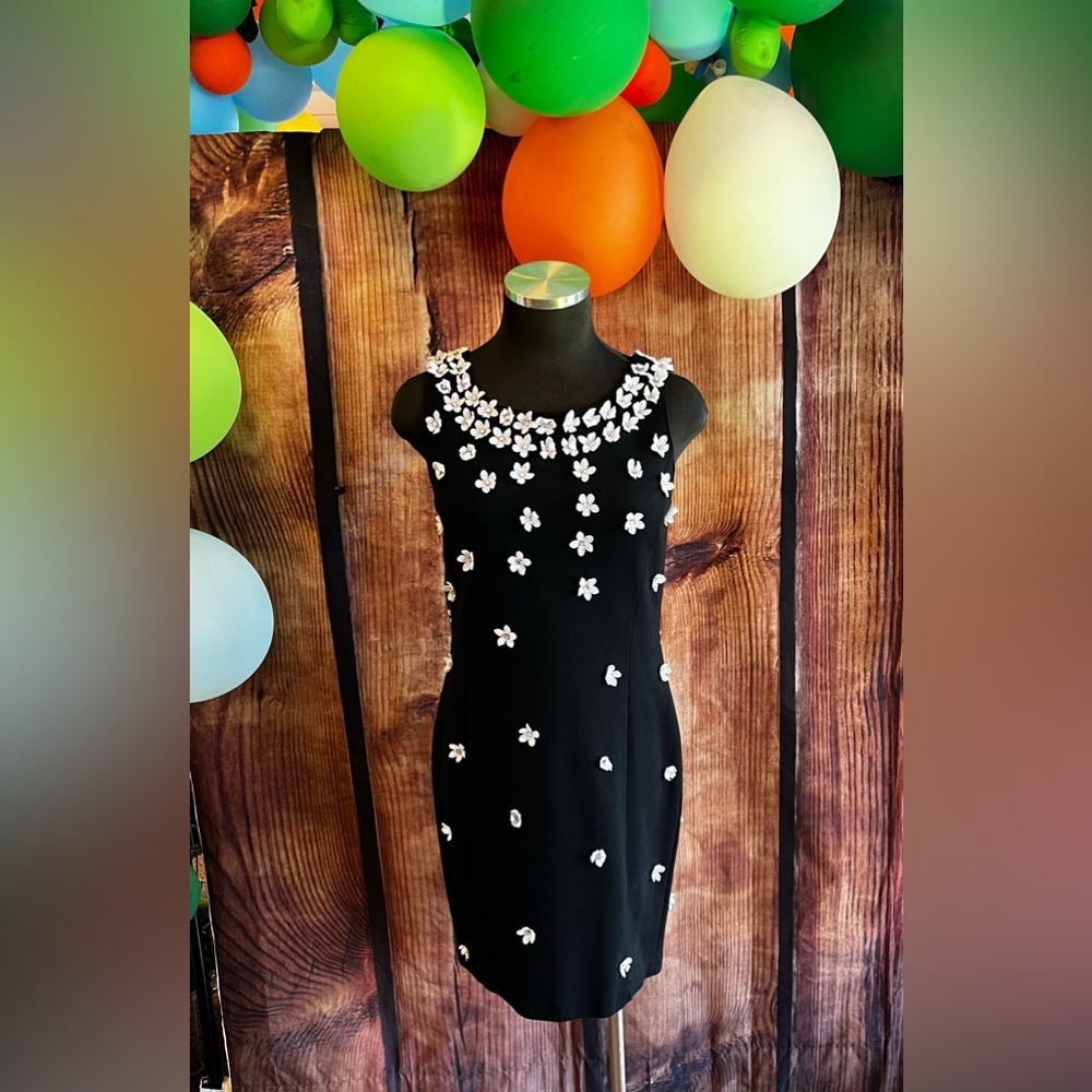 Black midi dress with flowers along the dress size 4 Adrienne Vittadini